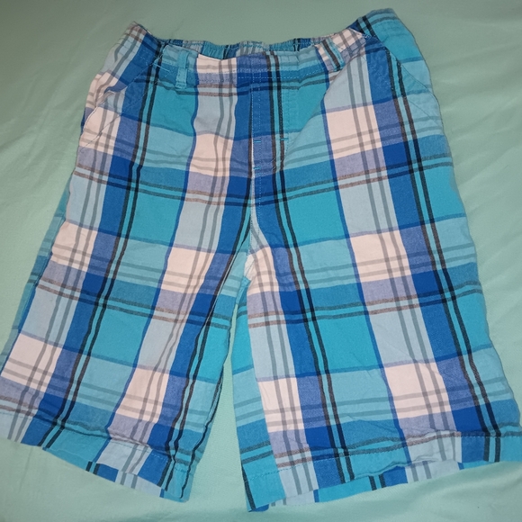 Boys size 6, set if 3 summer shorts - Picture 4 of 4